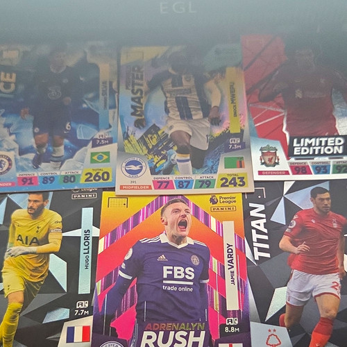 Random football cards - 6,